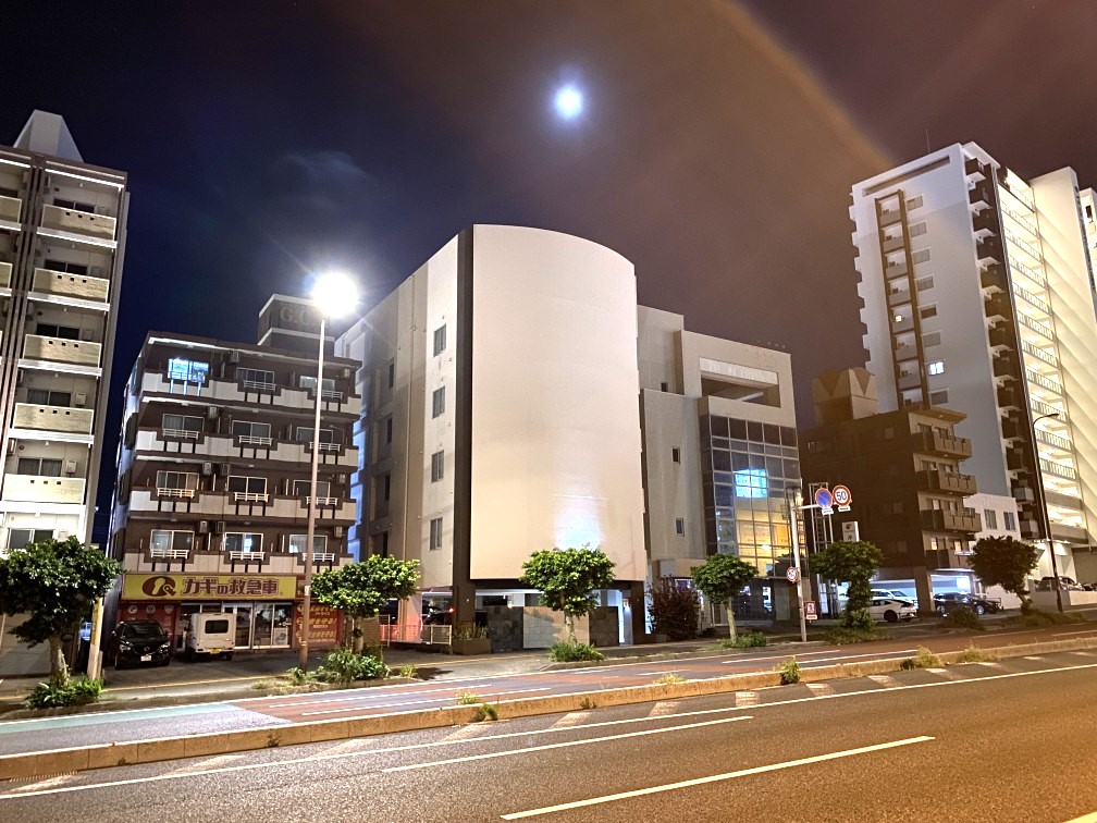ラブホテルマジョラムと周辺の様子 2026年7月撮影（那覇市天久）